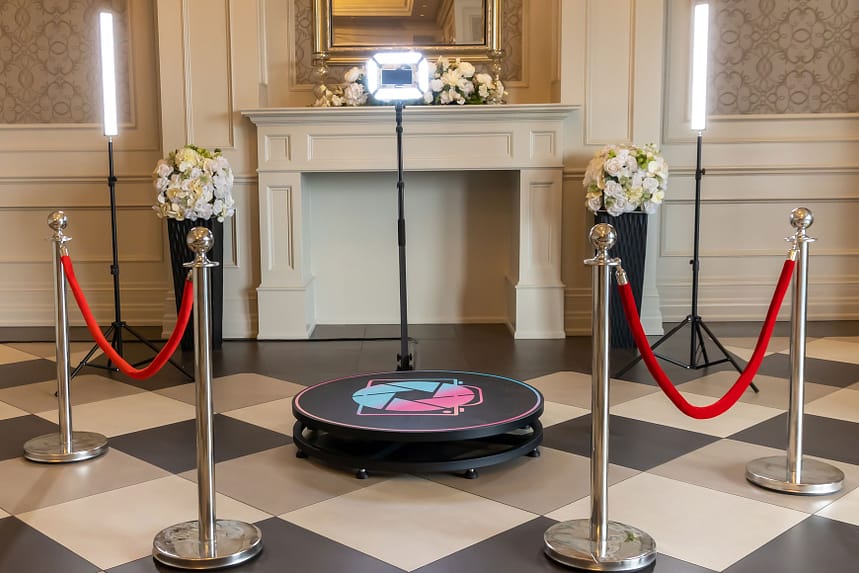 4 reasons your event needs a 360 spin booth